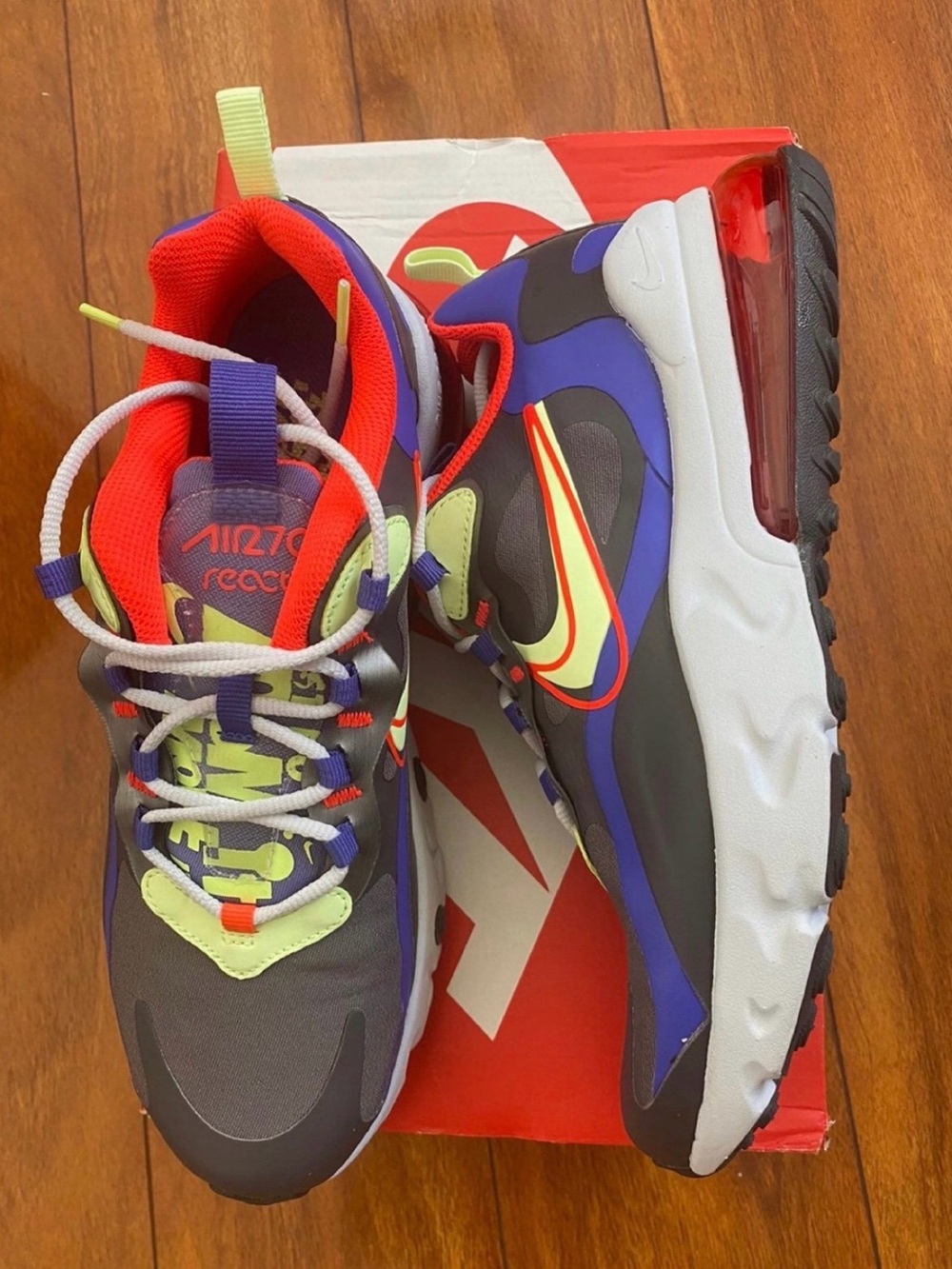 New boys Nike Sz 6.5Y Air Max 270 React Shoes